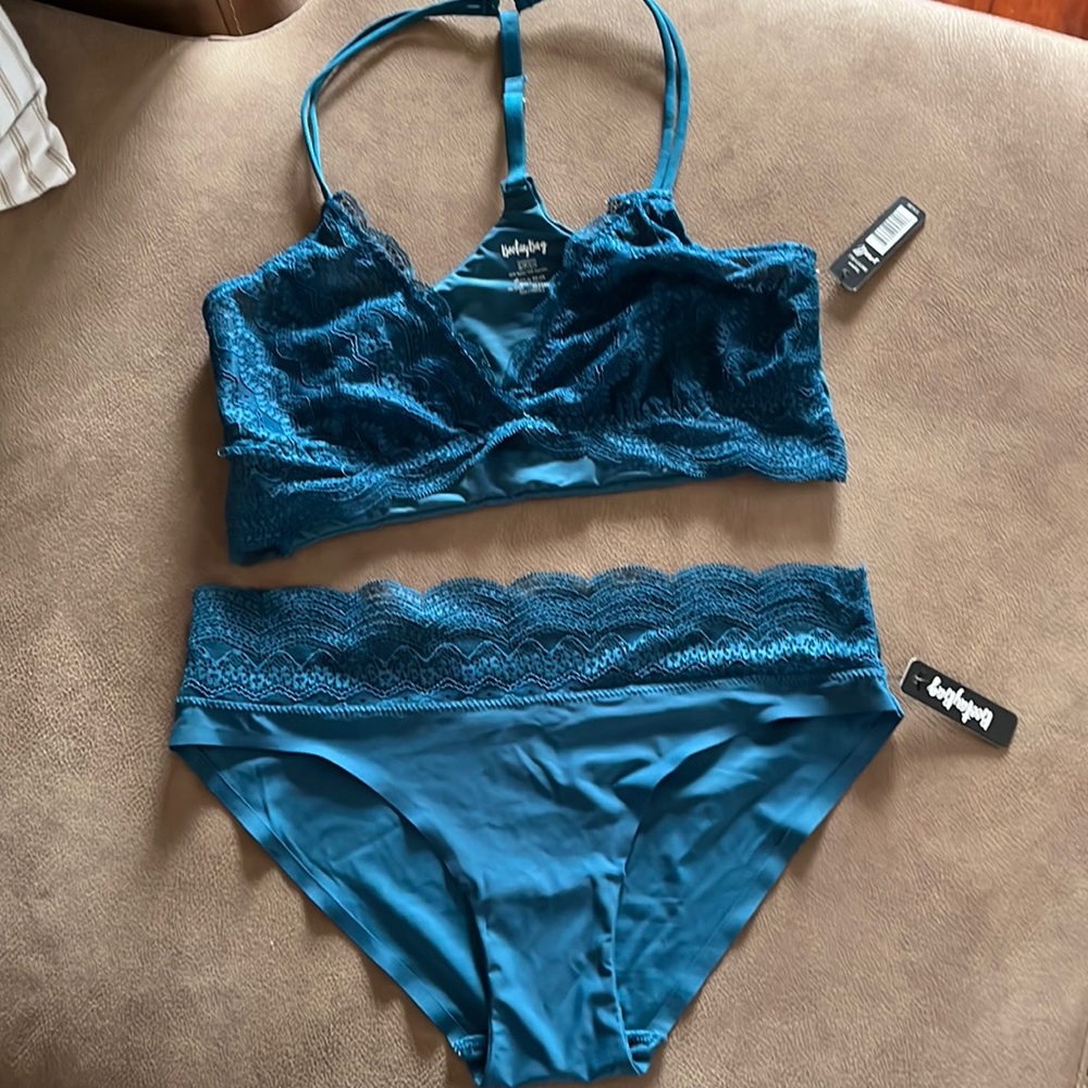 NWT Bootay bag pull over bralette size small cheeky undies size medium